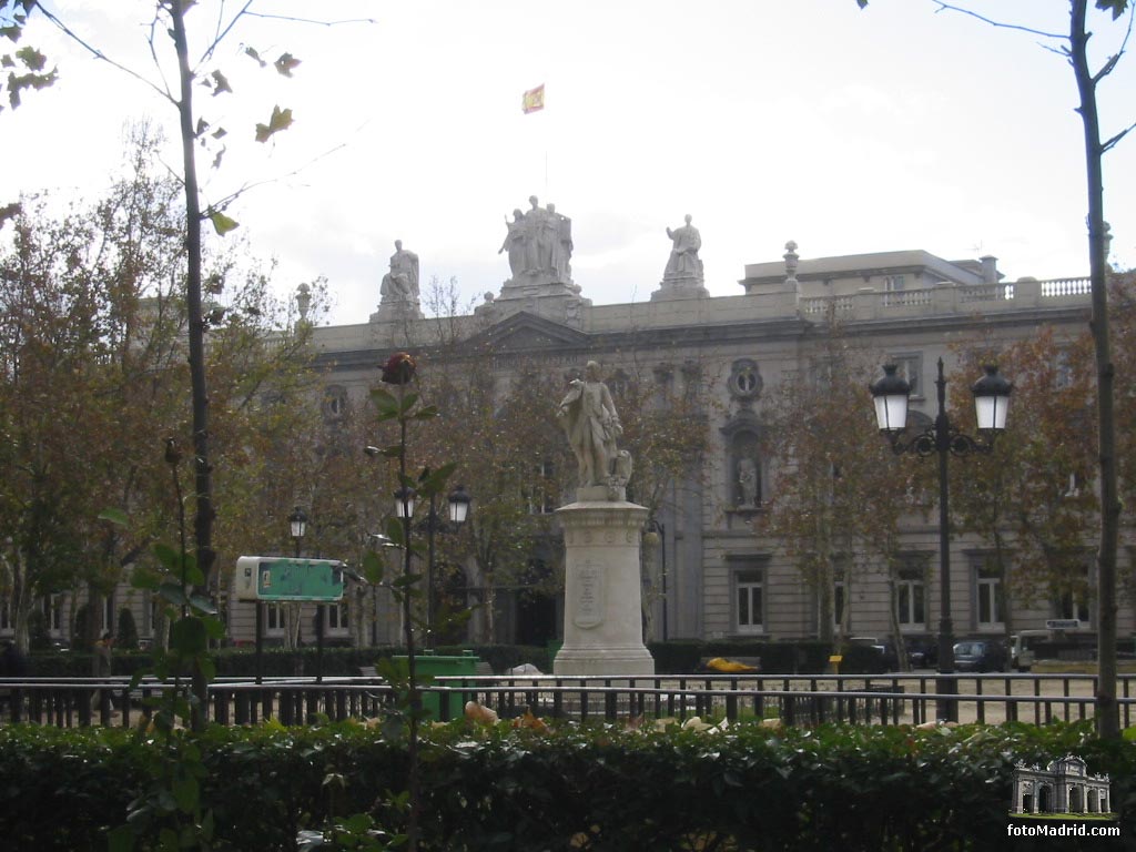 Plaza de la Villa de Par�s