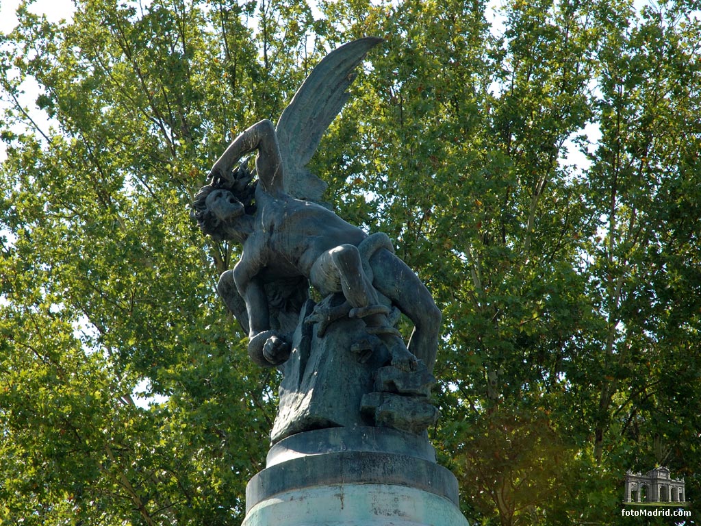 Monumento al �ngel Ca�do