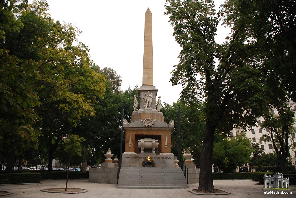 Monumento v�ctimas del 2 de mayo