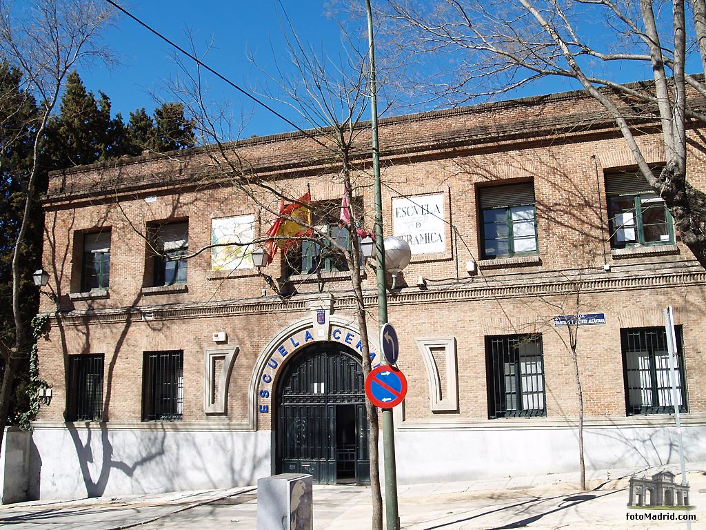 Escuela Nacional y Municipal de Cer&aacute;mica