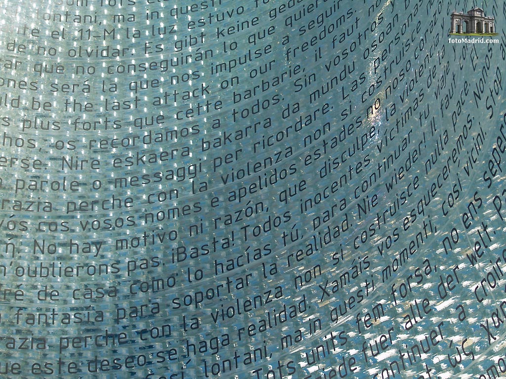 Base del monumento dedicado a las victimas del 11-M