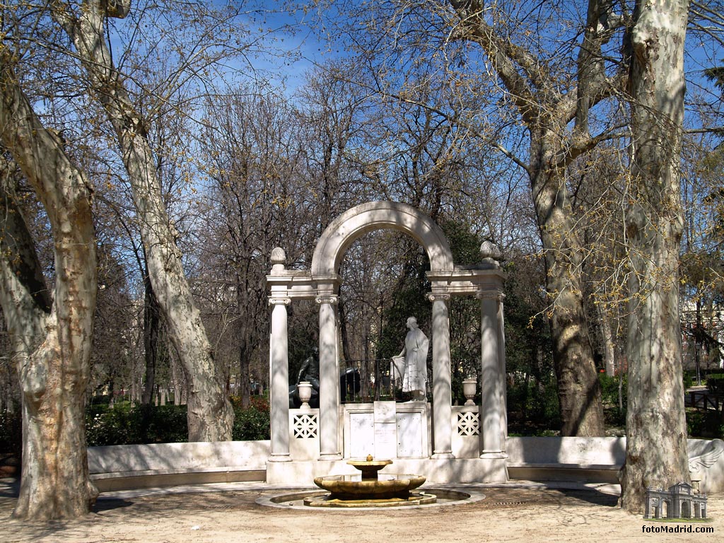 Monumento a los hermanos �lvarez Quintero