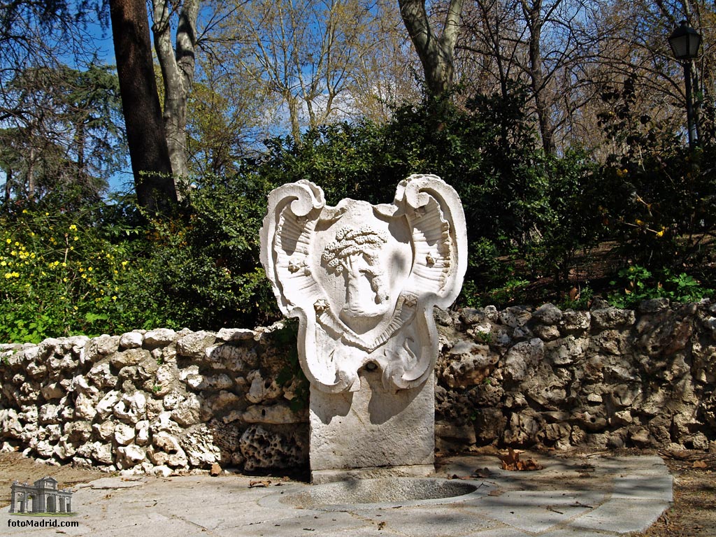 Escudo con el Oso y el Madro�o