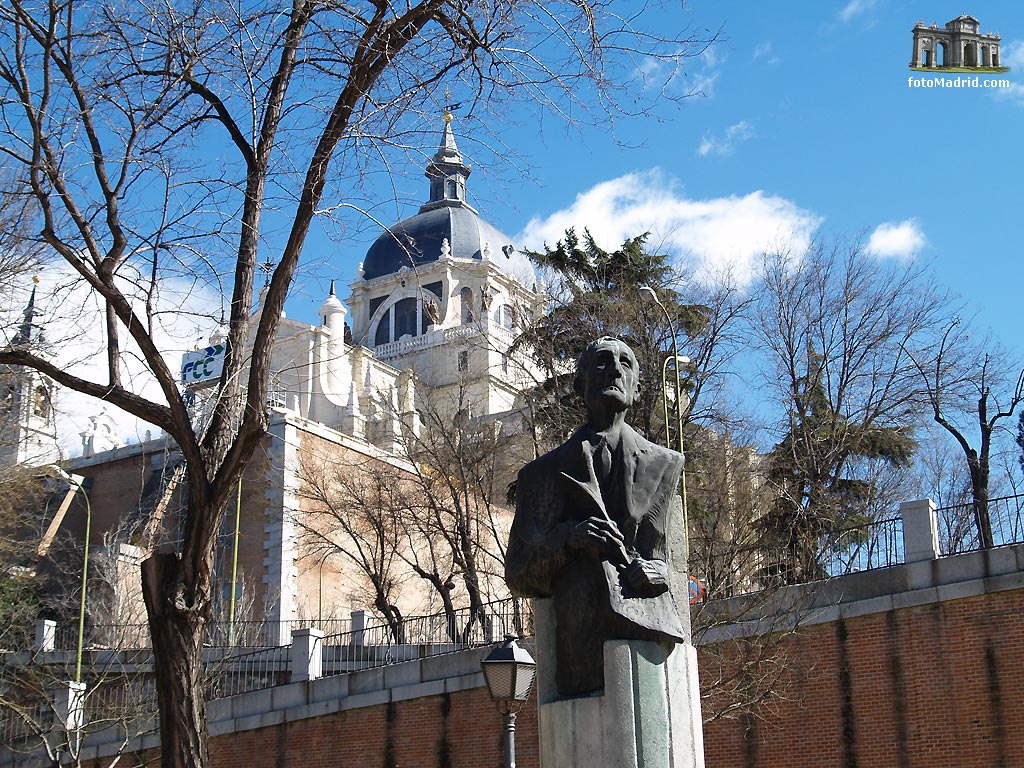 Monumento a Azor�n